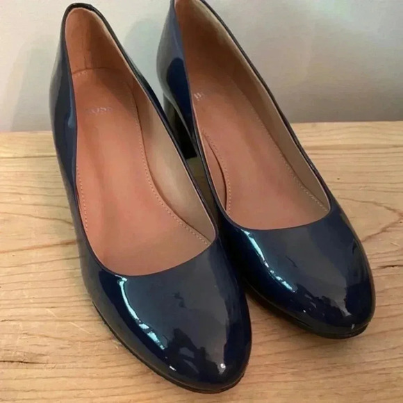 Hugo Boss Womens Patent Leather Heels - Picture 3 of 9